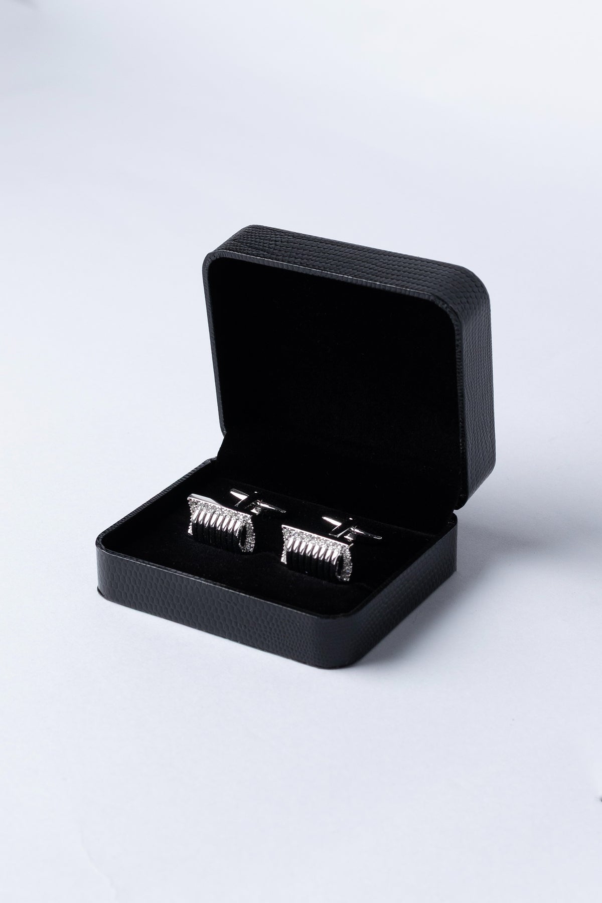CUF-2932 - CuffLinks