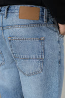 Straight Classic Fit Jeans